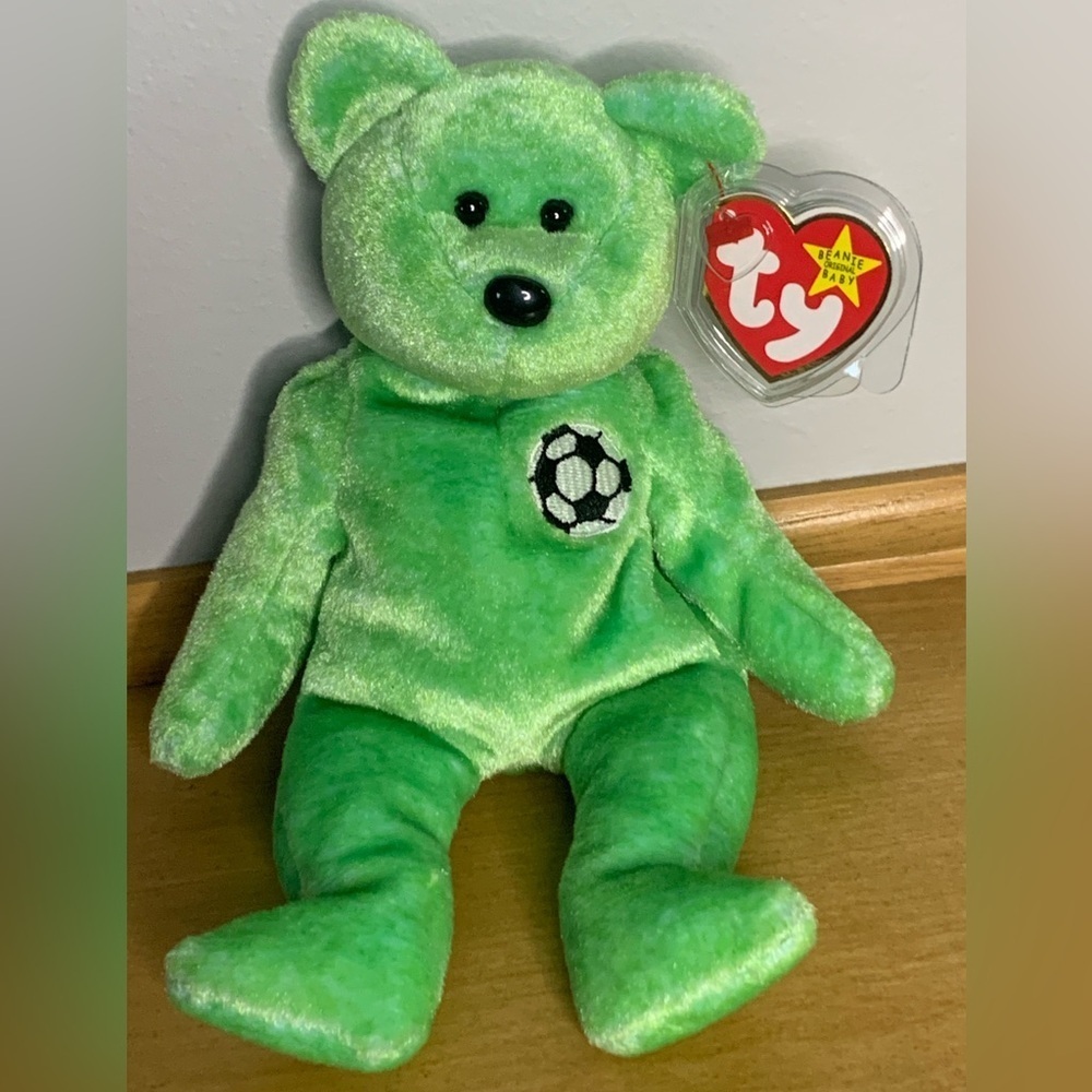 RARE!!! Ty Beanie Baby - 1998 Kicks - The Soccer Bear - with Tag Errors 98/99